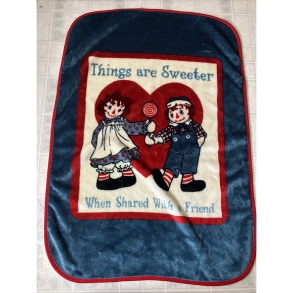 Vintage Raggedy Ann and Andy Plush Blanket 30